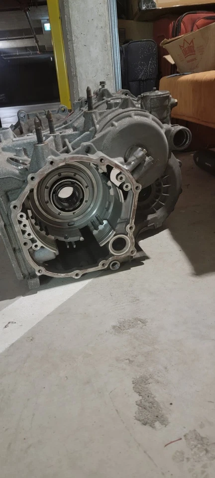 Mitsubishi MR983000 -  Automatic Transmission Case, W5A51 Or W5A5A - Image 2 of 4