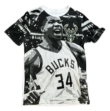 Giannis Antetokounmpo — Milwaukee Bucks UNK Graphic T-Shirt — Size Men’s Medium