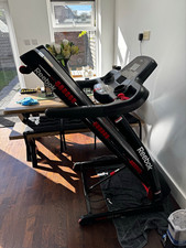 Reebok One GT40S Treadmill Running Machine – Power Incline – Folding