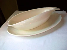 VTG. RUSSEL WRIGHT AMERICAN MODERN WHITE BY STEUBENVILLE GRAVY AND UNDERPLATE