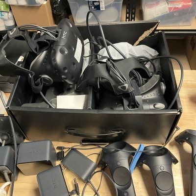 HTC Vive VR Headset - Full Virtual Reality kit With Accessories( Lot Of 2)