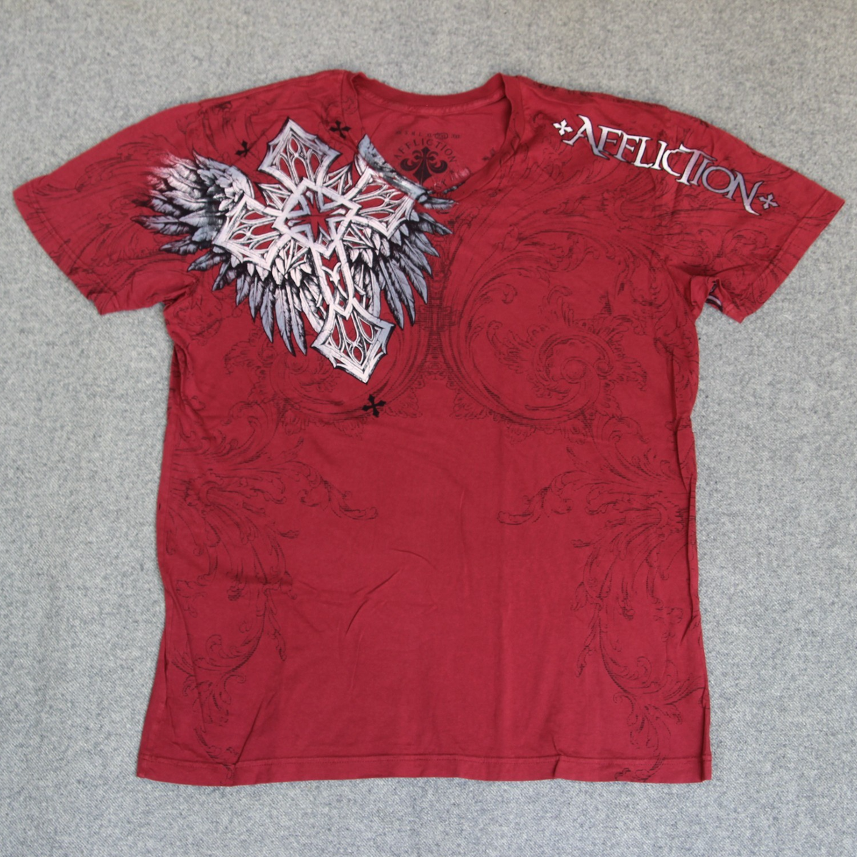 ぱ*〇様 Affliction グラフィック カットソー Y2K Affliction T Shirt 2XL V-Neck Cross Angel Wings AOP Y2K Grunge Emo