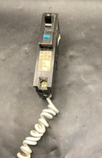 Square D HOM115AFI 15 A Miniature 120v Single Pole Circuit Breaker Used    