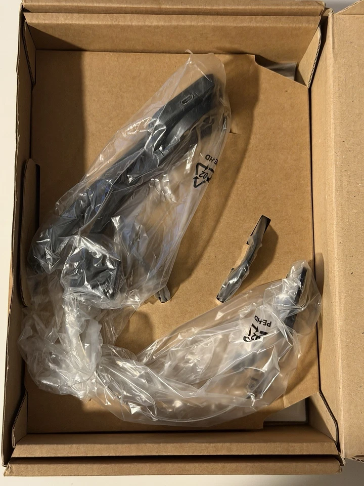 Philips SpeechOne PSM6500 Wireless Dictation Headset with Remote Control - Image 3 of 4