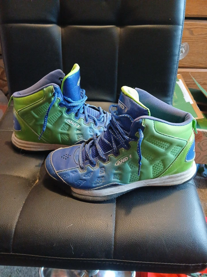 AND1 Show Out Boys Basketball Shoes Blue/Green/White Size 5 - Image 2 of 4