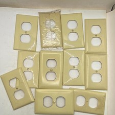 Leviton 1-Gang Outlet Cover Duplex Receptacle Plastic Wallplate 26 PCS   