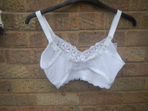 M & S FABULOUS WHITE BRALETTE SIZE 36G NWT - Picture 2 of 2