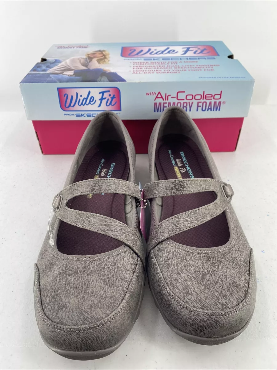 Skechers Womens Wide Fit Breathe Easy Calmly Size 9.5 Taupe Mary