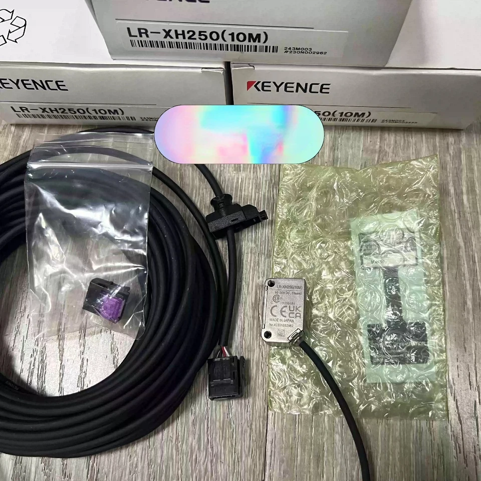 Keyence LR-XH250(10M) Laser Sensor LRXH250 New Expedited Shipping