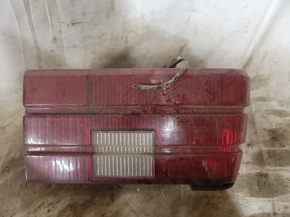Luz trasera izquierda para conductor compatible con 87-88 STERLING 182223 Foto 2 de 2