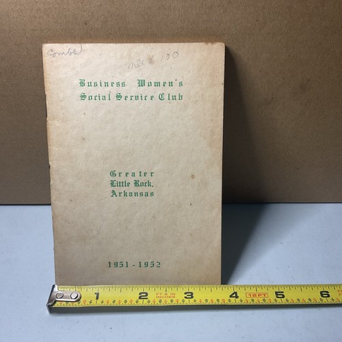 Libro de directorio B12 Little Rock Arkansas Business Woman’s Social Club 1951-52
