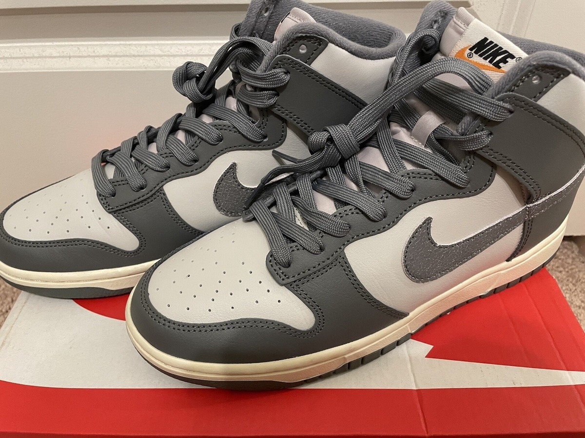 Size 9 - Nike Dunk High Retro SE Light Bone 195869003771| eBay