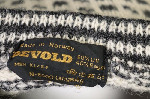 DEVOLD White Abstract Printed Crew Neck Wool Knit Ski Sweater Size XL - Picture 15 of 17