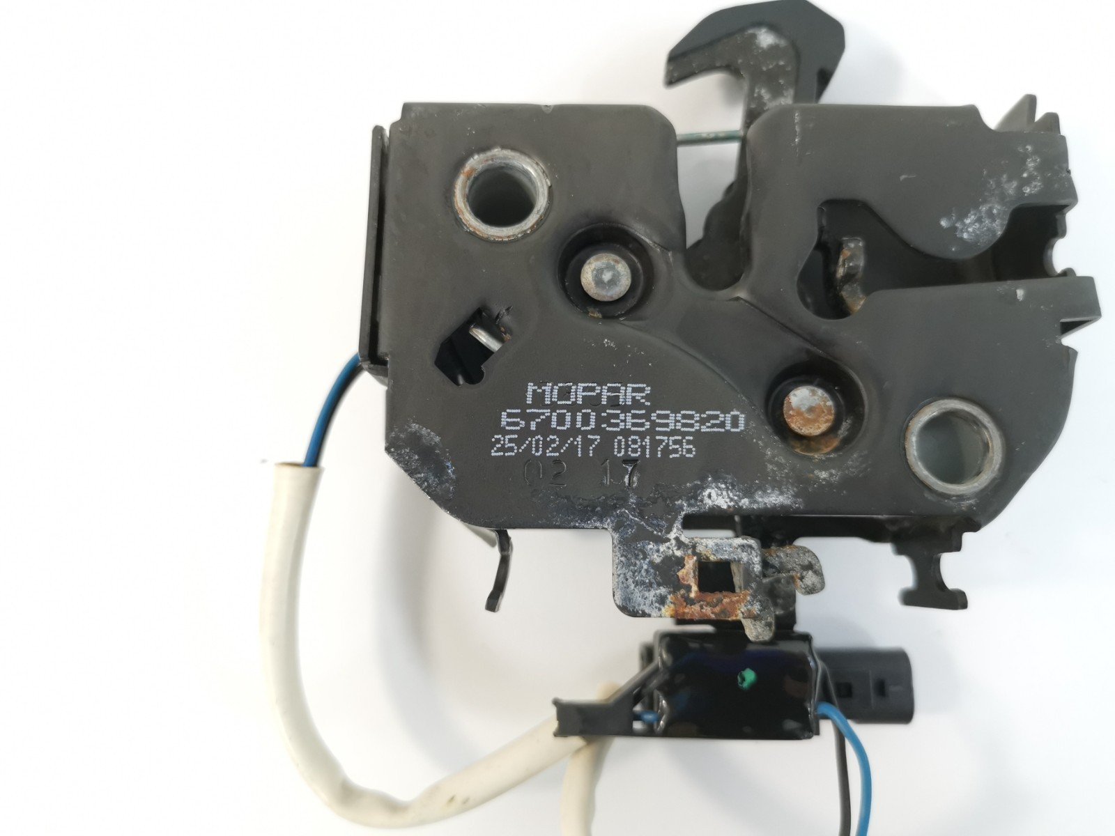 Maserati Levante 2017 Right Hood latch P/N 6700369820