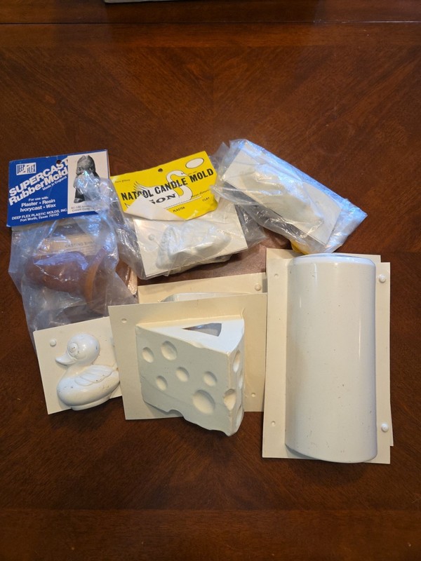 Plastic Candle Molds Lot 2 Pc Duck Dog Lizard Pillar Cheese