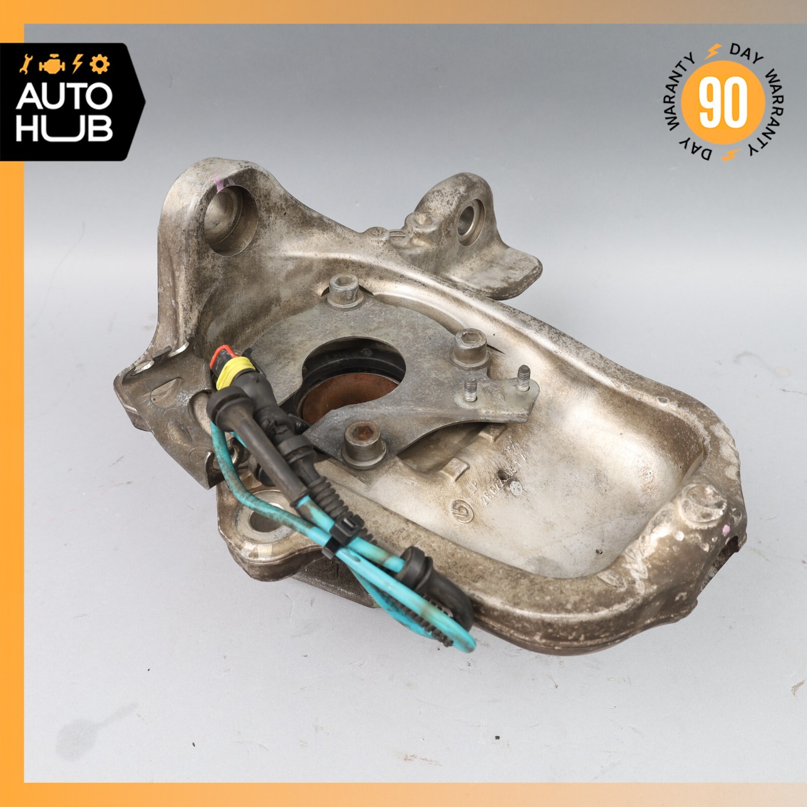 03-10 Maserati Quattroporte M139 Front Left Side Spindle Knuckle Hub OEM