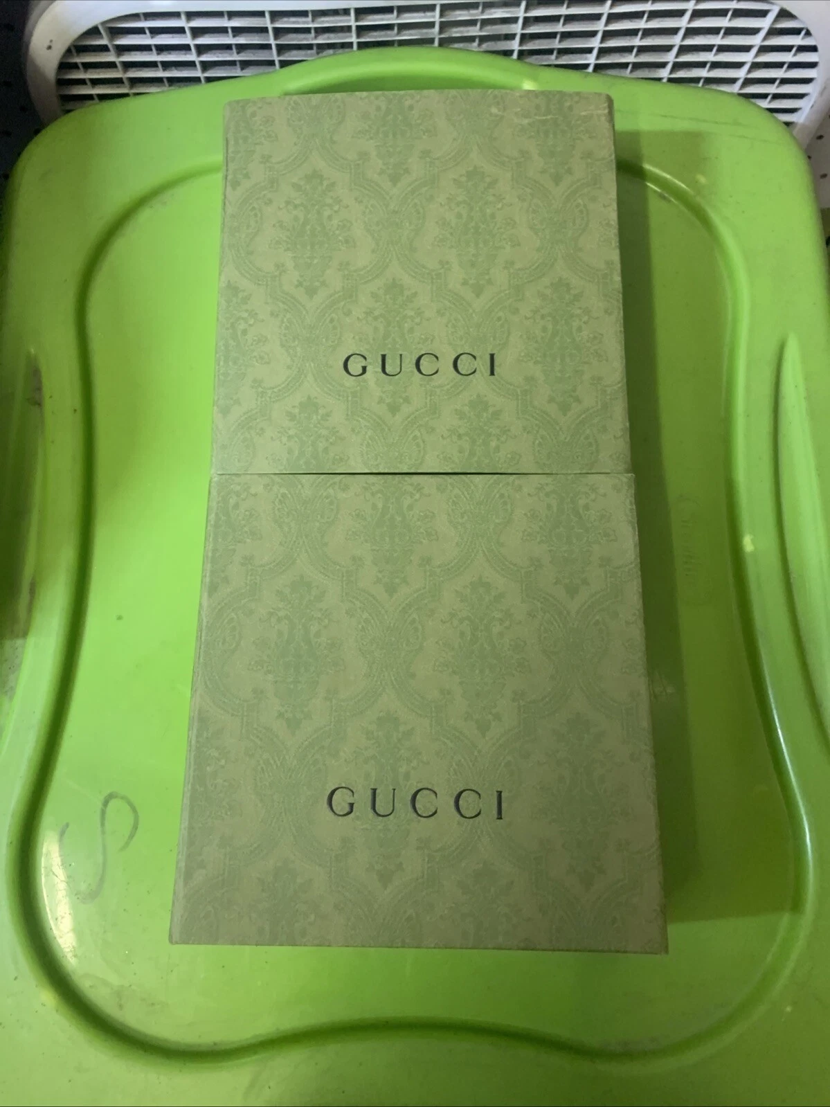 Boîte Gucci magnétique vide. Vide,boîte de ceinture sans sac bon pour ceinture