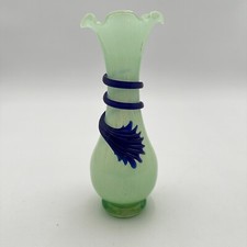 Lavorazione Arte Murano Green Art Glass Vase w/ Applied Spiral Twist