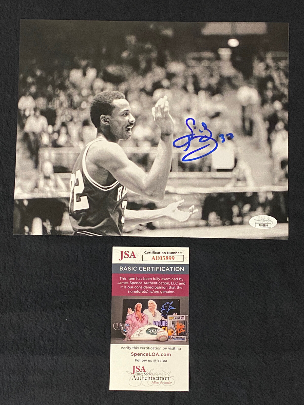 Sidney Moncrief Arkansas Razorbacks Milwaukee Bucks Signed 8x10 Photo ~ JSA COA 