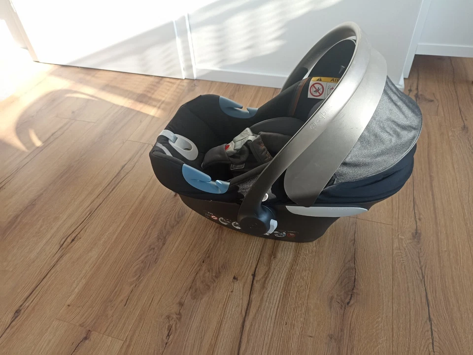 Cybex Aton M i-size Deep Black Schwarz Babyschale mit Base M Basis Station - Bild 2 von 4