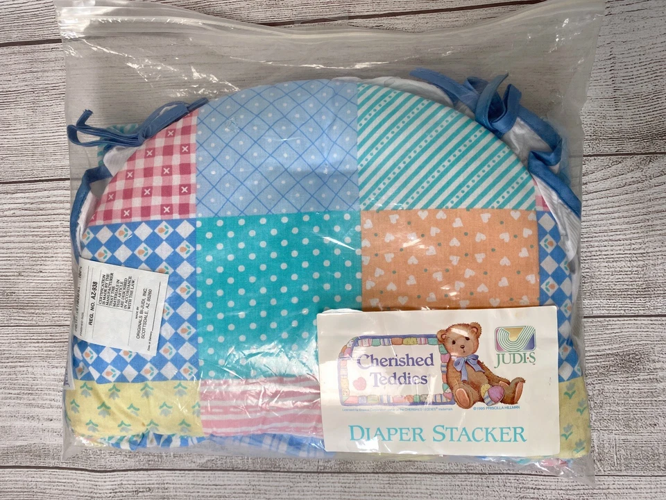 Apilador de pañales peluches apreciados Priscilla Hillman años 90 bloques de edredón volantes NUEVO Foto 3 de 4