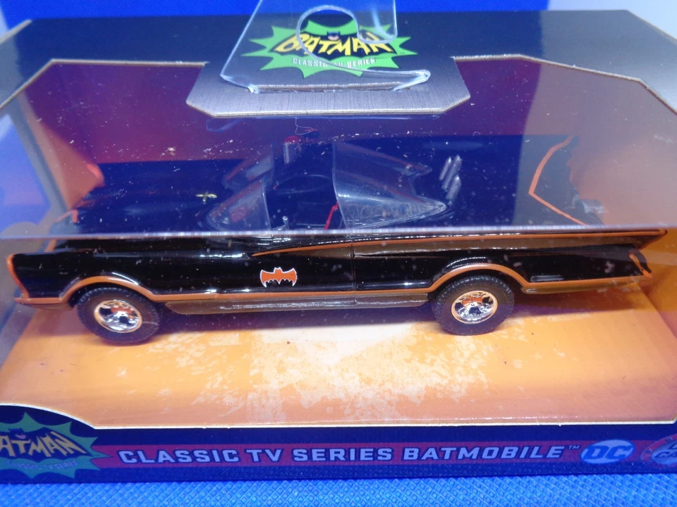 Classic TV Series Black 1966 Batmobile 1/32 DIECAST MODEL BY JADA - Image 2 of 4