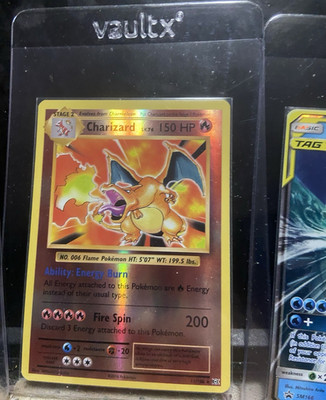 The Pokémon Company Charizard Base Holo Rare Eng