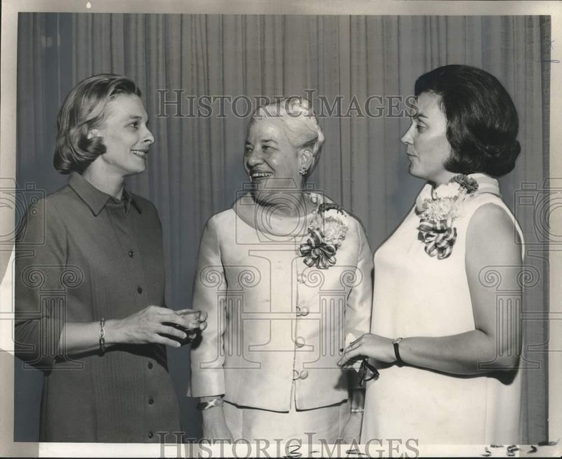 1969 Press Photo Mrs. Betty Schroeder with Beatrice Field and Mrs. Lee Pittman