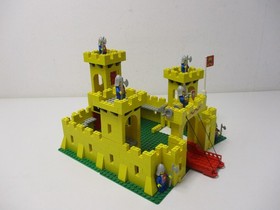 (AH 4) LEGO 375 YELLOW KNIGHTS CASTLE with original box and BA
