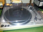 TECHNICS  SL-1700 Direct Drive Turntable  w/ extras