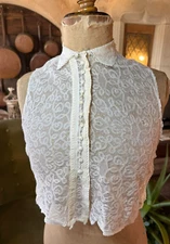 ANTIQUE LACE - small blouse in fine and light lace