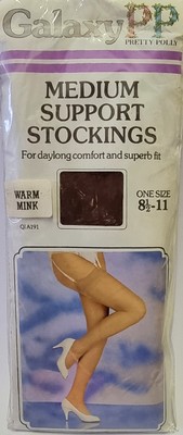 Vintage Pretty Polly Galaxy Medium Stützstrümpfe in 60er / 70er Jahre Packung