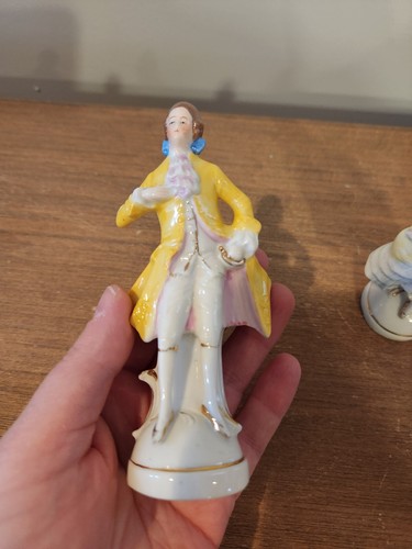 A Pair Of Vintage German Porcelain Victorian Couple Figurines - Picture 2 of 11