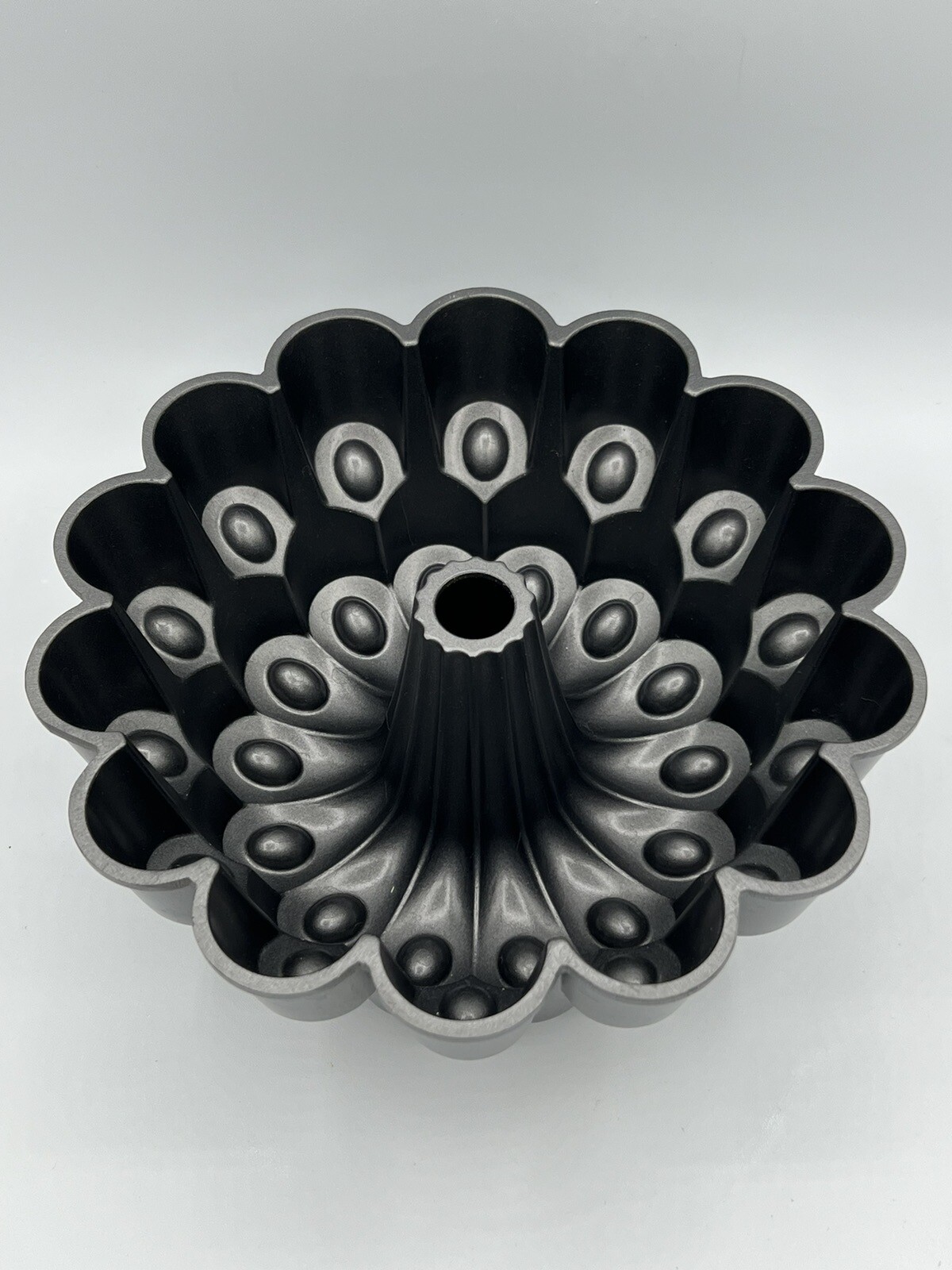 Wilson Dimensions Marquise Bundt Pan Nonstick Heavy Duty Cast Aluminum