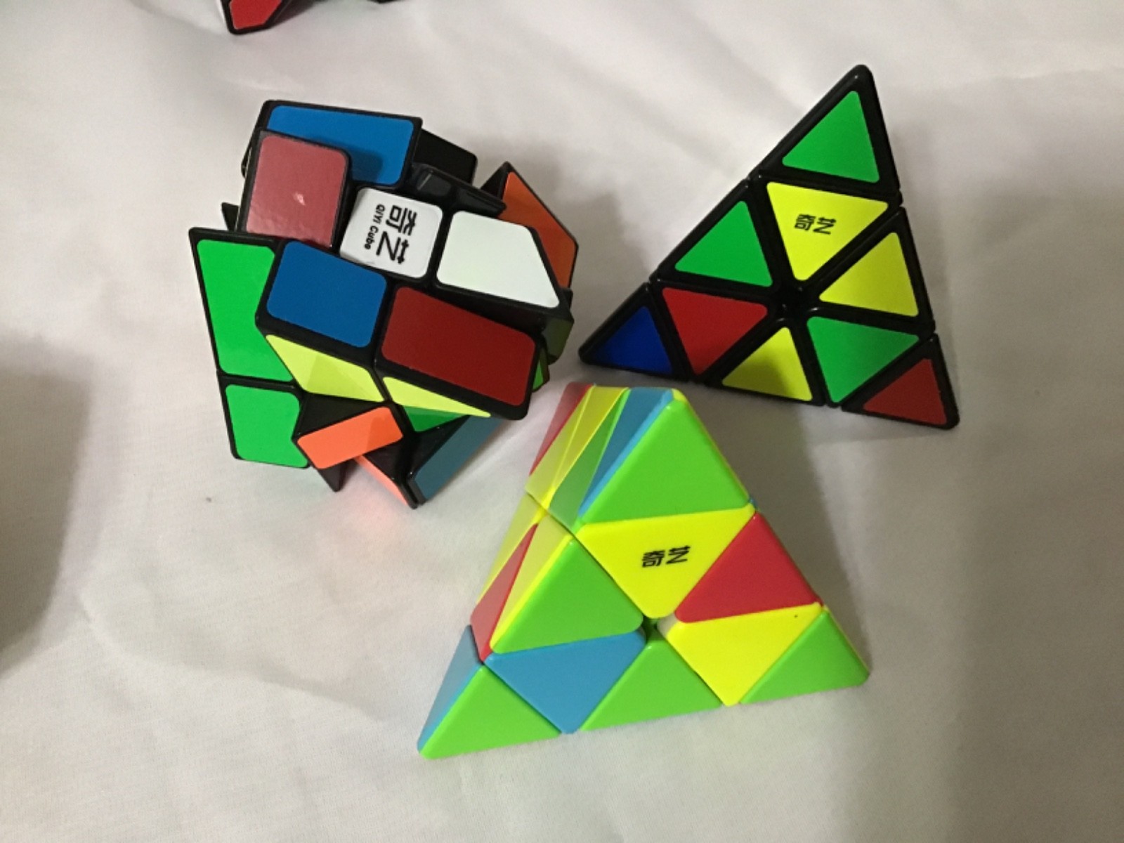 Rubiks, Mofang, QIYI,,etc,,mixed brain teaser puzzles, lot of 16