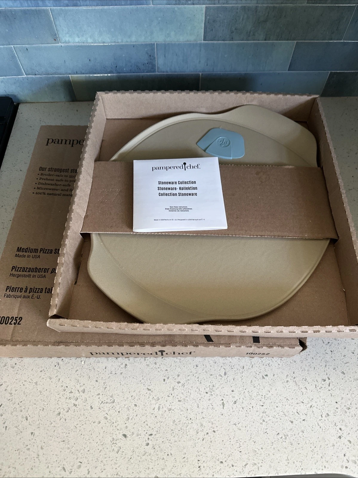 New Pampered Chef Medium Pizza Stone #100252 Handles 13in
Opens in a new window or tab