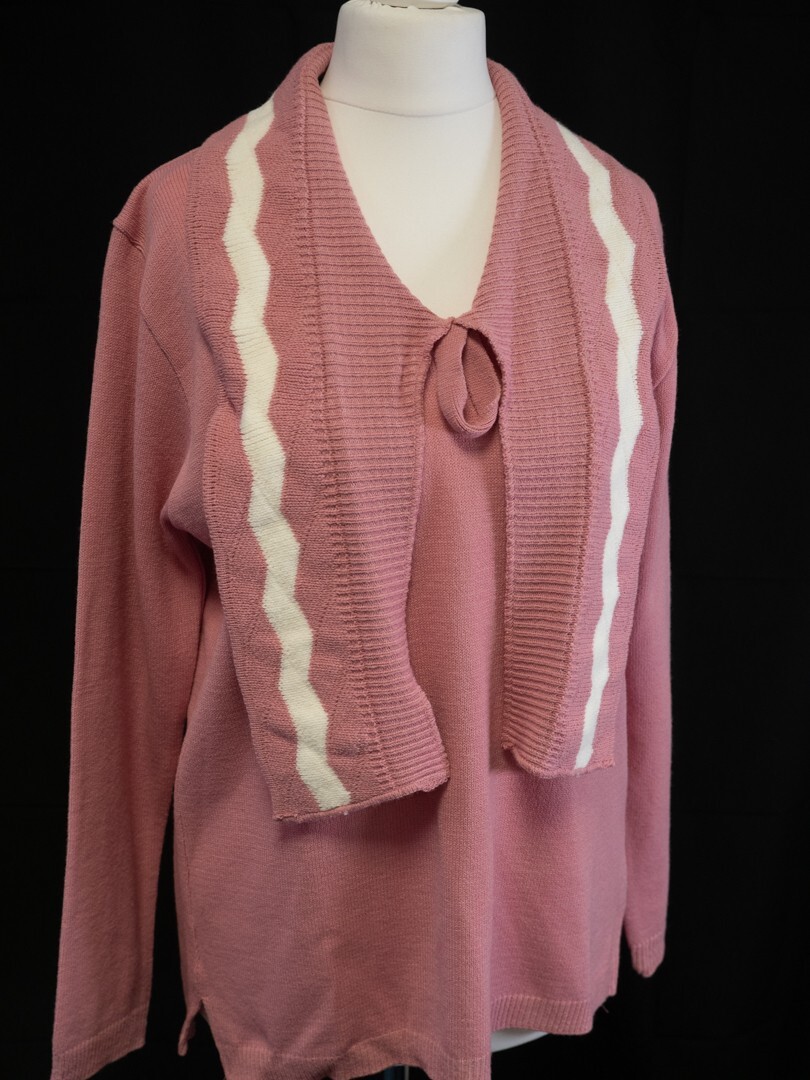 Monique Women's Jumper Pink/White Size M/L NWT image 7