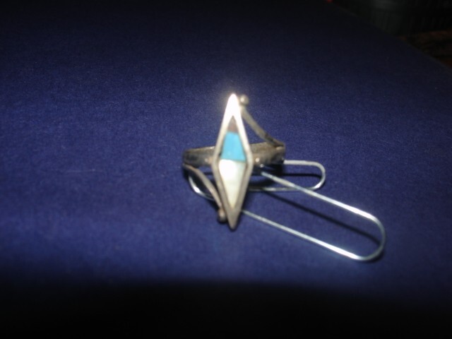 Old Pawn Zuni inlay Native American Sterling Ring - Gem
