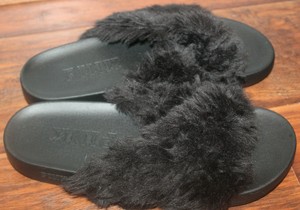 vs slippers