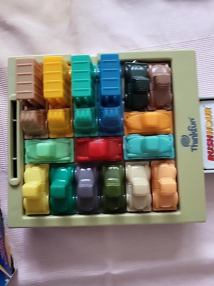 Rush Hour Das Geniale Stauspiel von ThinkFun ab 8 Jahren  - Bild 4 von 4
