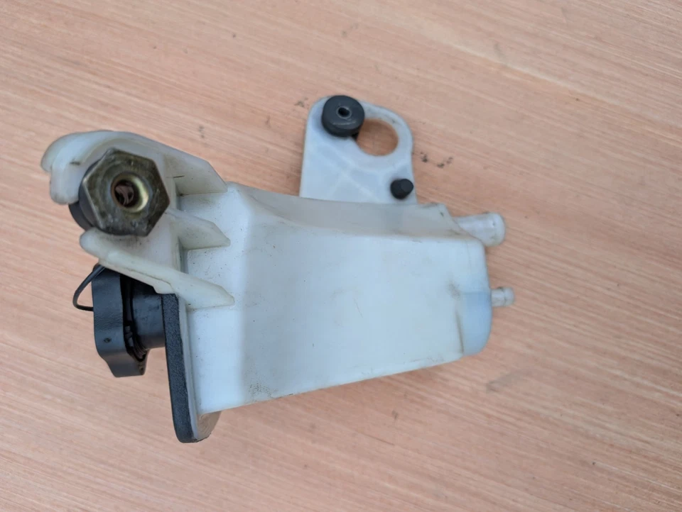 JAGUAR X-TYPE S-TYPE POWER STEERING FLUID RESERVOIR BOTTLE XW43-3R700-AC - Image 2 of 4