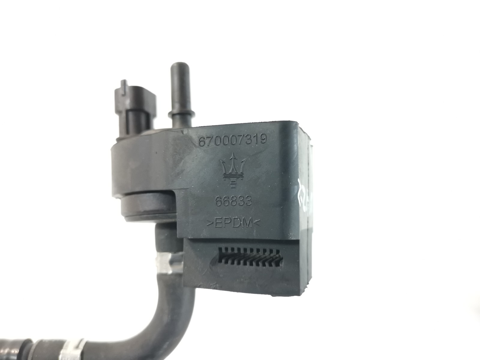 Maserati Ghibli RWD 3.0 2015 Window Washer Salenoid Valve With Tube Pipe OEM