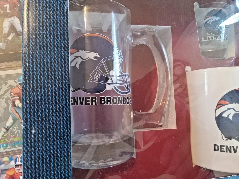 Nuevo juego de ventiladores de los Denver Broncos, tazas de café y cerveza de colección tarjetas coleccionables Foto 4 de 4