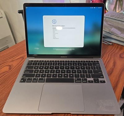 Apple 2020 MacBook Air 13.3'' A2337 (128GB SSD, Apple M1, 8GB RAM) SIlver