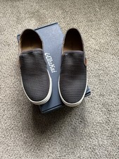 OluKai Women's Pehuea slip-on sneakers in pavement color, Size 7.5