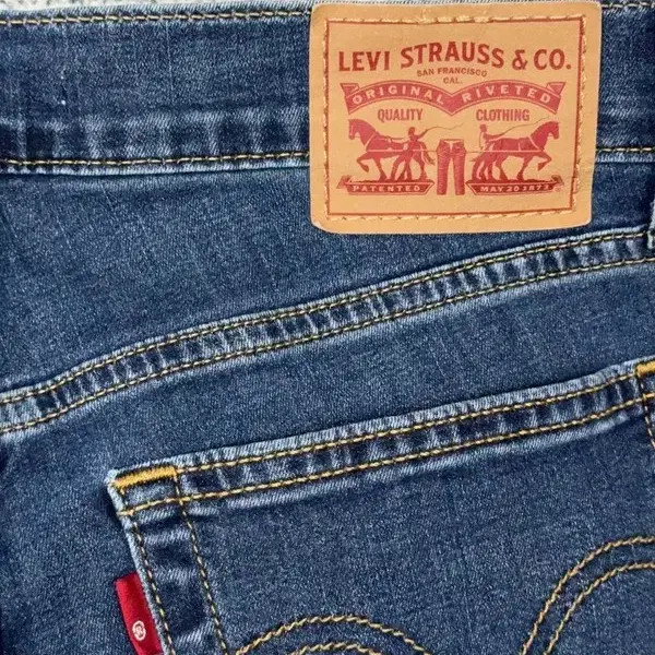 Levi's Women's Casual Cropped Jeans 25 thumbnail 4