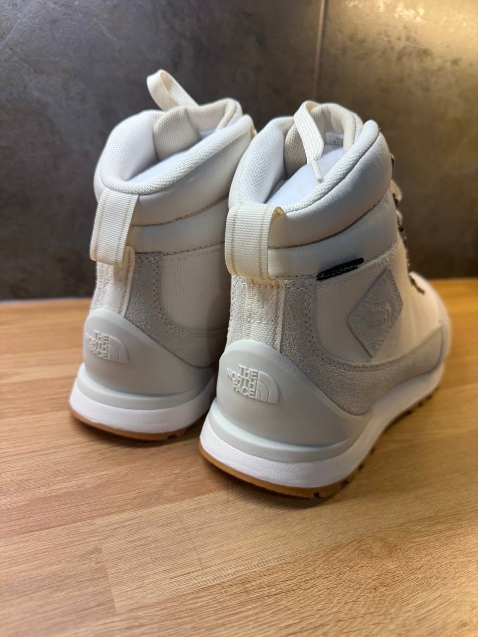 New The North Face Back-To-Berkeley IV Textile WP Boots - White Dune UK 9 image 5