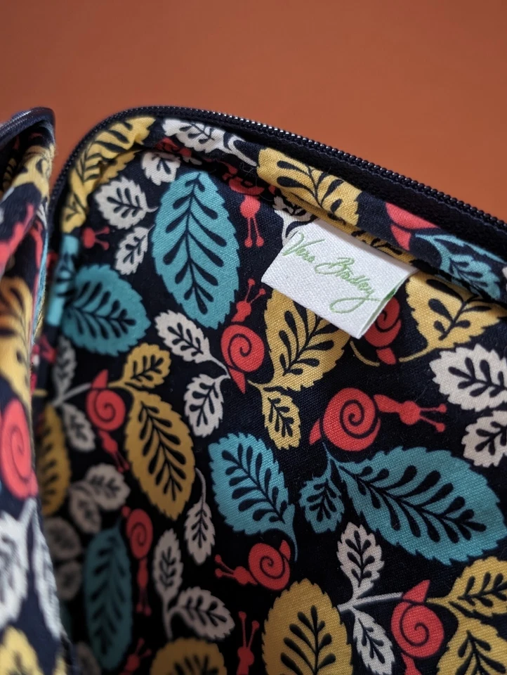 Funda Tablet Vera Bradley Cremallera Happy Snails Azul y Rosa Foto 2 de 4