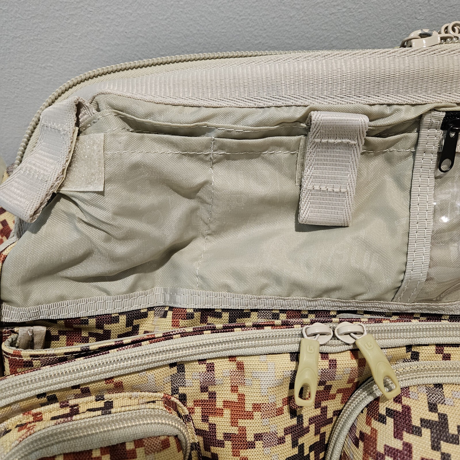 BURTON Houndstooth Multicompartment Shoulder Mess… - image 11