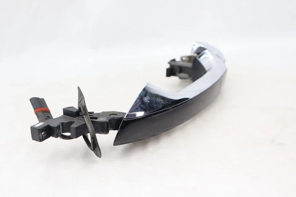 Manija de puerta exterior delantera izquierda sin llave Mercedes W218 CLS550 CLS63 12-18 Foto 4 de 4